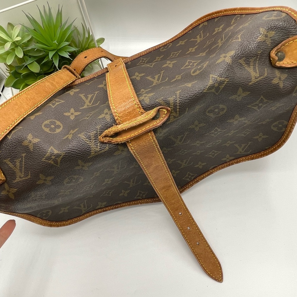 AUTHENTIC Louis Vuitton Monogram Saumur 43 - Picture 8 of 15
